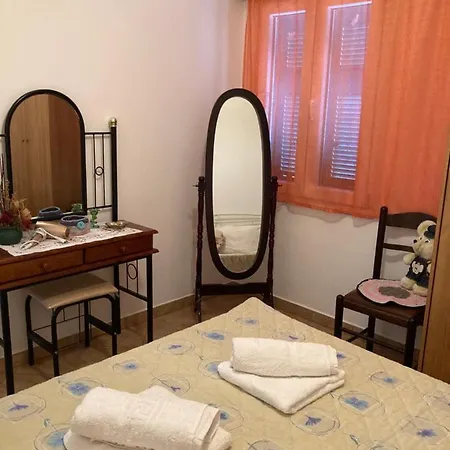 Agkyra Apartment *